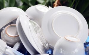 Washing Dishes – Dream Meaning and Symbolism